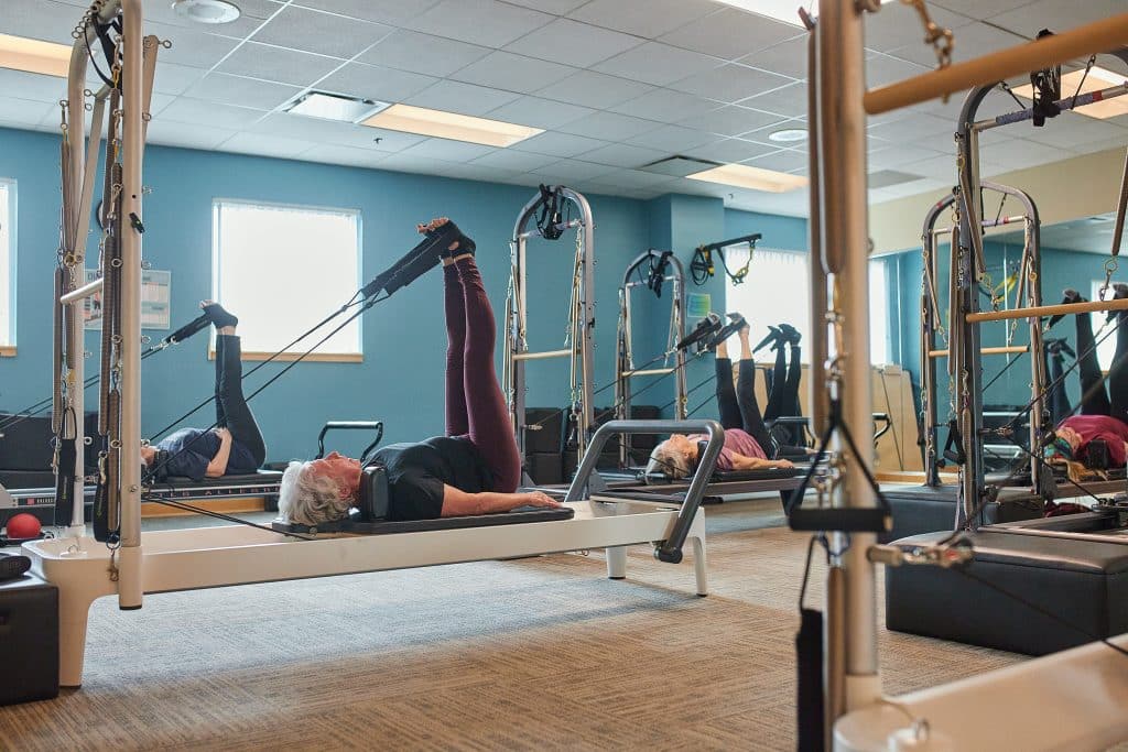 Overcoming Gym Anxiety with Group Classes and Personal Trainers